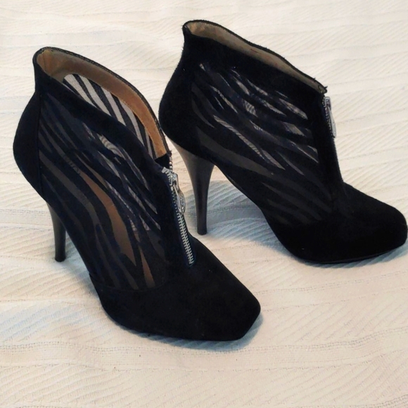 Michael Kors zebra patterned booties EUC - Picture 4 of 14